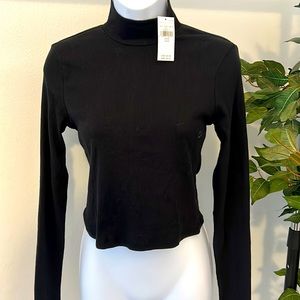 NWT American Eagle black turtleneck - M